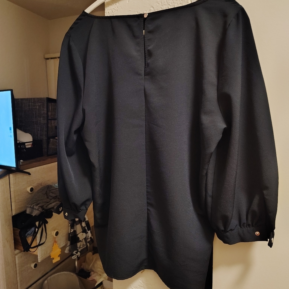 Cute black top for sale - Picture 5 of 5